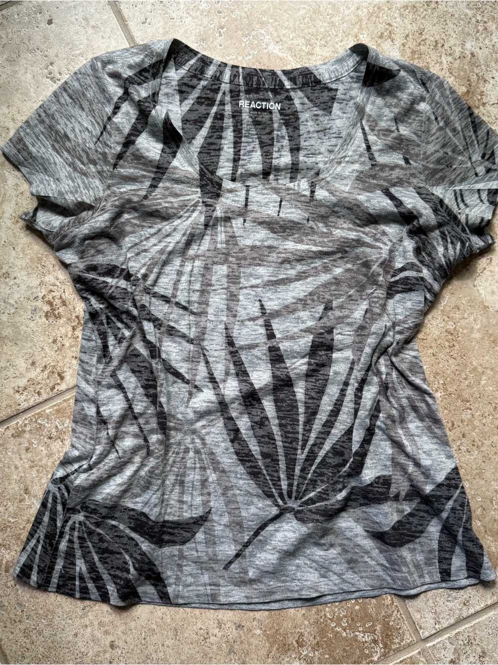 Kenneth Cole Reaction T-shirt